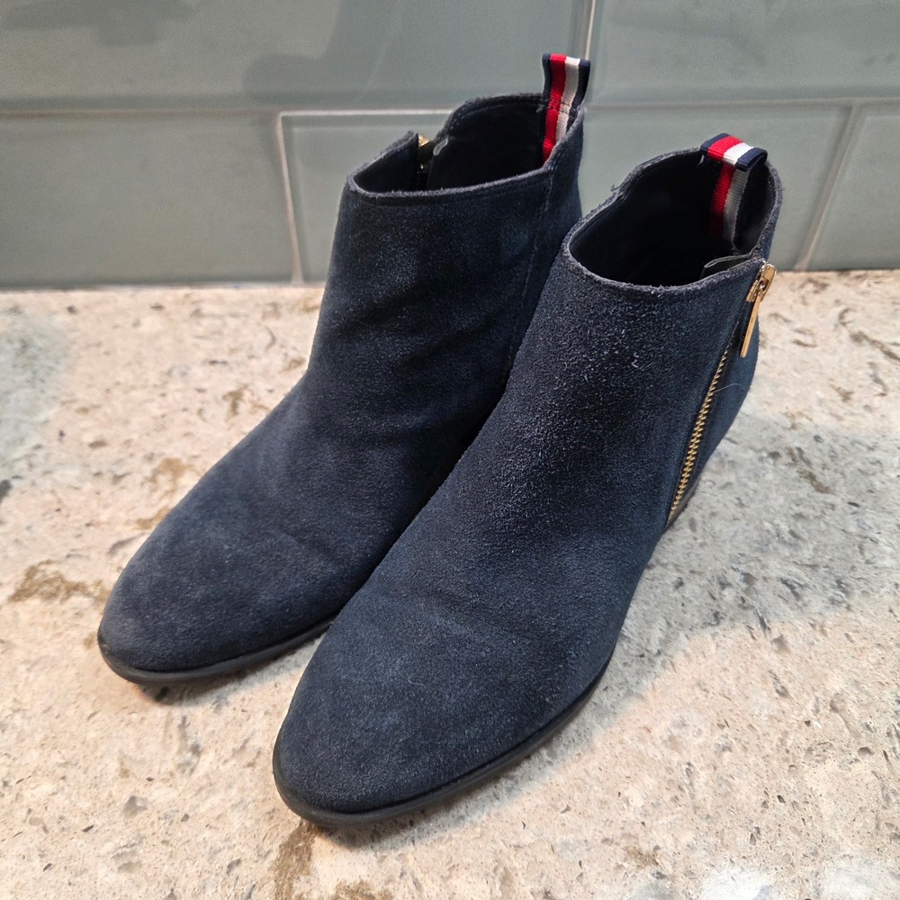 Tommy Hilfiger Navy Blue Suede Ankle Boots Gold Zip Block Heel Womens 7.5M